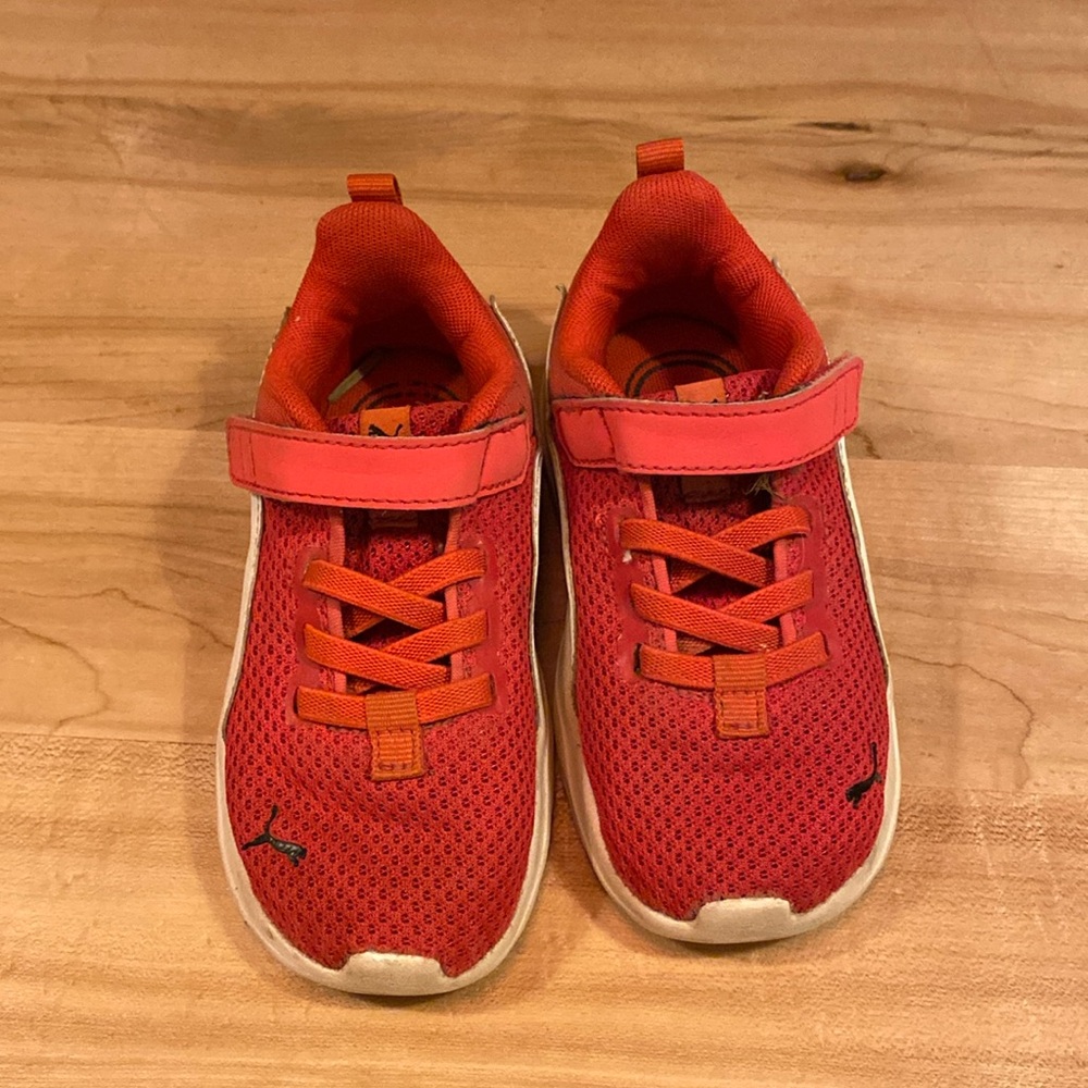 Red toddler running shoes unisex